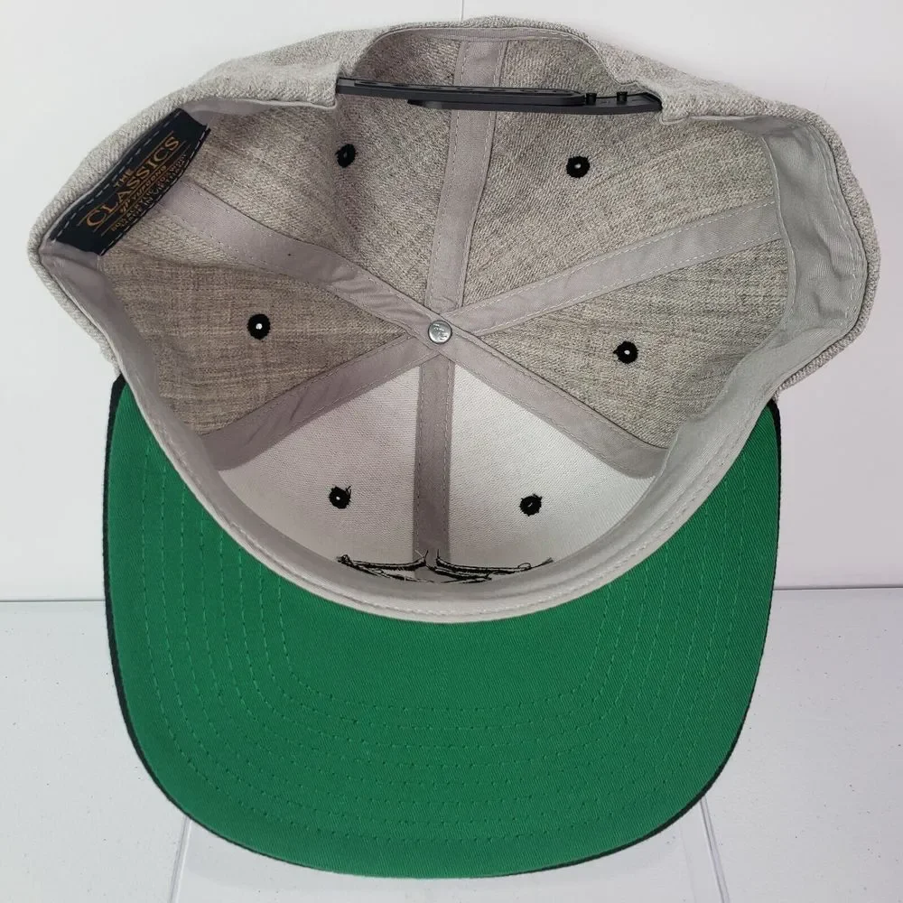 NWOT Snapback Hat Yupoong The Classics Corridor Logo Embroidered Gray and Black - Picture 3 of 6